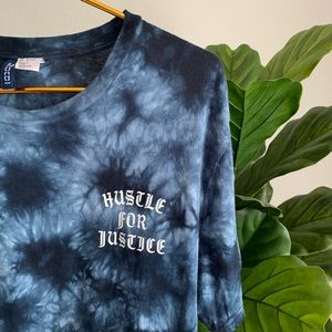 SOLD - TIE DYE T-SHIRT 🌎